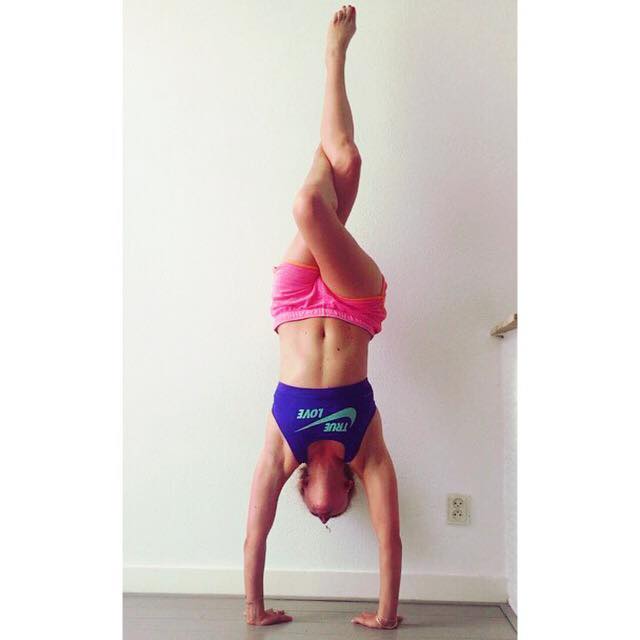 Handstand 2